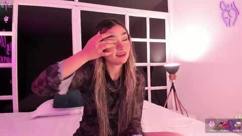 Ari online show from 03/08/25, 03:28