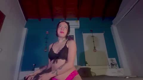 ariana_whitee online show from 10/09/25, 10:13