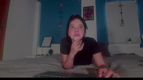 ariana_whitee online show from 11/17/25, 02:34