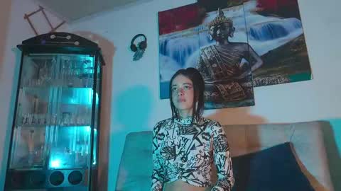 ariana_whitee online show from 04/28/26, 10:53