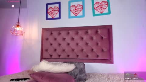 Snapshot of ariana_zc_ chatting on 01/11/25, 10:51 Susan online show from 01/11/25, 10:51