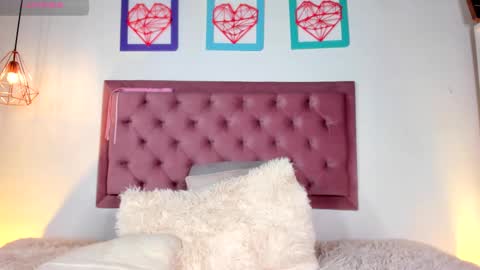 Snapshot of ariana_zc_ chatting on 02/13/25, 11:37 Susan online show from 02/13/25, 11:37