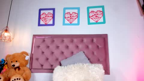 Snapshot of ariana_zc_ chatting on 03/08/25, 11:49 Susan online show from 03/08/25, 11:49