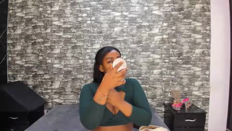 Ariana online show from 11/13/25, 11:53