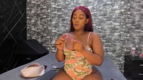 Ariana online show from 11/26/25, 12:39