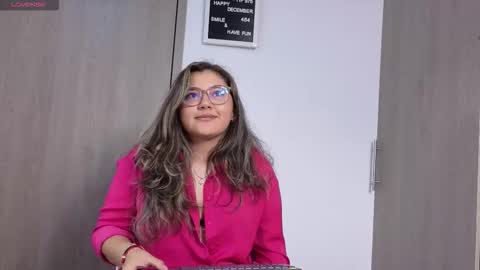 Ariana online show from 12/13/25, 09:42