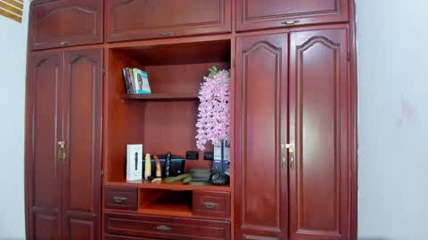 Andrea online show from 10/13/25, 07:36