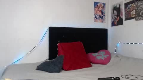 Snapshot of arianauwu666 chatting on 01/23/25, 01:08 help me 100 hands up my OF is Free online show from 01/23/25, 01:08