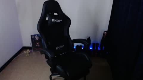 help me 100 hands up my OF is Free  online show from 02/15/26, 09:00