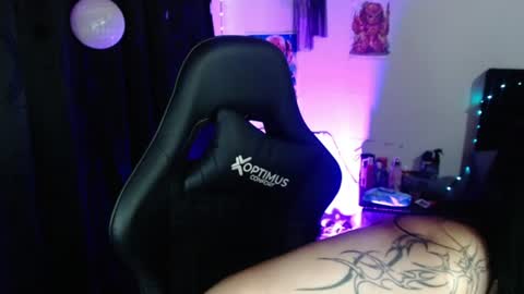 Snapshot of arianauwu666 chatting on 06/10/26, 09:25 help me 100 hands up my OF is Free online show from 06/10/26, 09:25