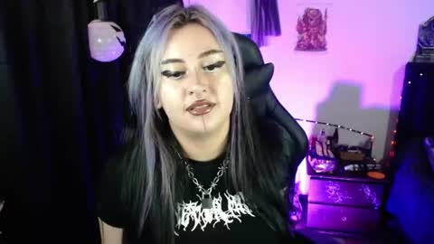 Snapshot of arianauwu666 chatting on 07/08/26, 08:02 help me 100 hands up my OF is Free online show from 07/08/26, 08:02