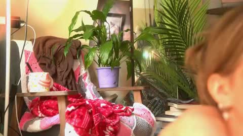 Snapshot of arianna_richi chatting on 06/05/26, 09:04 Olivka online show from 06/05/26, 09:04
