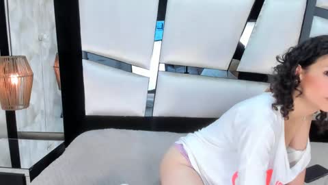 ariannarussell1 online show from 02/18/25, 01:33