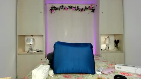 ariannavega_ online show from 06/22/26, 11:51