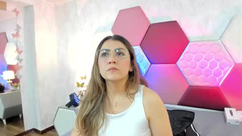 Snapshot of ariarous chatting on 05/15/26, 09:44 aria online show from 05/15/26, 09:44
