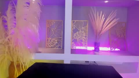 ariarusso_ online show from 02/01/26, 05:33