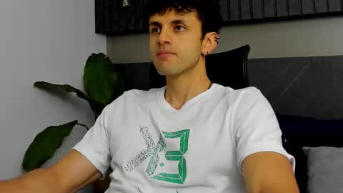 Snapshot of ariasaadeh chatting on 09/09/25, 12:05 ariasaadeh online show from 09/09/25, 12:05