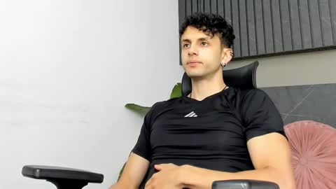 Snapshot of ariasaadeh chatting on 09/21/25, 12:40 ariasaadeh online show from 09/21/25, 12:40