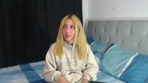 Snapshot of aribunnie chatting on 01/27/25, 08:07 Ari Bunnie online show from 01/27/25, 08:07