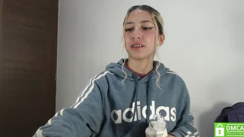 Snapshot of aribunnie chatting on 06/02/26, 08:05 Ari Bunnie online show from 06/02/26, 08:05