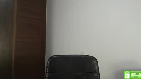 Snapshot of aribunnie chatting on 06/09/26, 06:03 Ari Bunnie online show from 06/09/26, 06:03