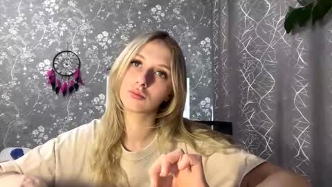 Alice online show from 04/25/26, 01:41