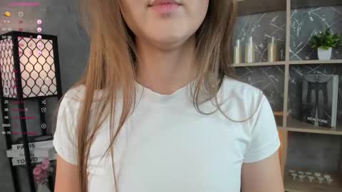 Snapshot of arieceruantes chatting on 11/28/25, 03:25 Eva online show from 11/28/25, 03:25