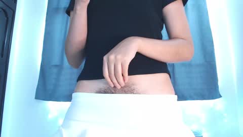 Ariel Pink Diamond online show from 04/10/26, 08:13