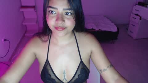 Snapshot of ariel_princess02 chatting on 01/08/25, 02:14 daniella online show from 01/08/25, 02:14