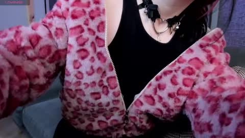 Ariel online show from 02/13/25, 03:24