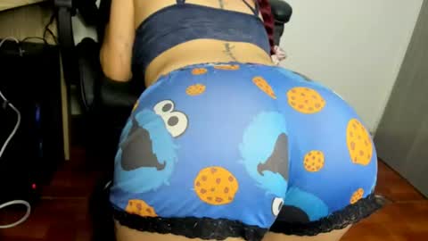 Snapshot of ariell_rose1 chatting on 06/25/26, 02:11 Stephany online show from 06/25/26, 02:11