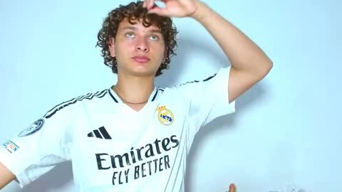 Ariel Aoir online show from 04/03/26, 11:36