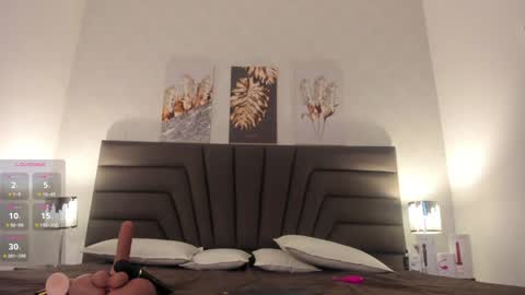 Ariel  online show from 12/21/24, 06:52