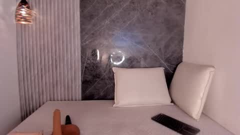 Ariel  online show from 01/09/26, 02:58