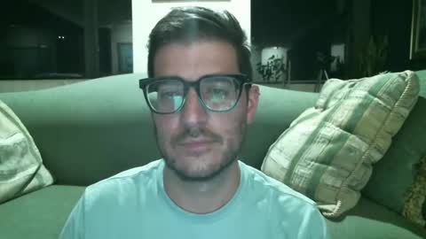 Snapshot of arielsinho chatting on 05/27/26, 05:04 Anon online show from 05/27/26, 05:04