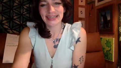 ariel  colin when hes here online show from 01/05/25, 11:22