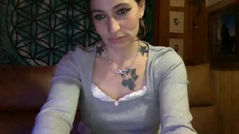 ariel  colin when hes here online show from 02/02/25, 11:53