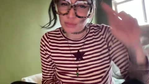 ariel  colin when hes here online show from 02/23/26, 09:45