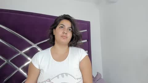 Snapshot of ariht chatting on 12/15/24, 10:39 ariht online show from 12/15/24, 10:39