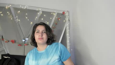 Snapshot of ariht chatting on 12/30/24, 10:45 ariht online show from 12/30/24, 10:45