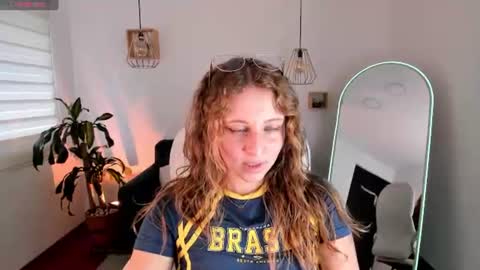 Snapshot of arii_1010_ chatting on 07/25/26, 07:22 Ari online show from 07/25/26, 07:22