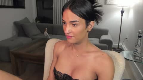 Snapshot of ariia1_ chatting on 06/11/26, 02:53 Aria online show from 06/11/26, 02:53