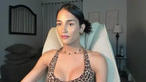 Snapshot of ariia1_ chatting on 06/22/26, 01:07 Aria online show from 06/22/26, 01:07