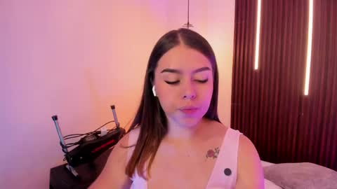 Snapshot of ariianabaker chatting on 04/24/26, 01:35 Arianna online show from 04/24/26, 01:35