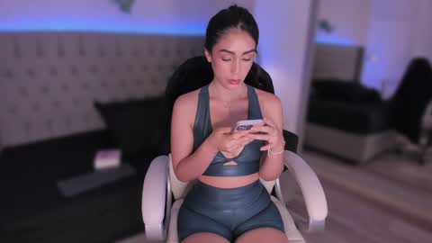 Snapshot of arikohler chatting on 12/26/24, 07:05 AriKohler online show from 12/26/24, 07:05