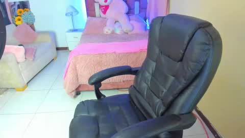 arisha_katy1 online show from 10/02/25, 10:39