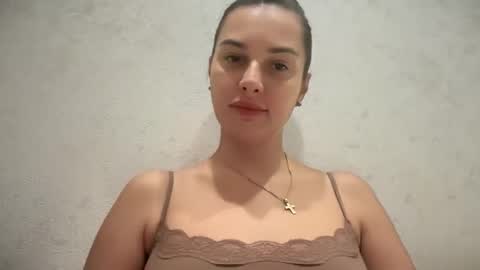 arivelle online show from 11/19/25, 09:37