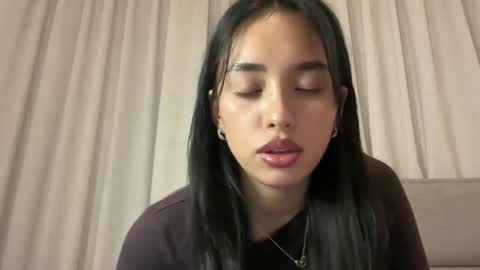 Lily online show from 11/25/25, 07:36