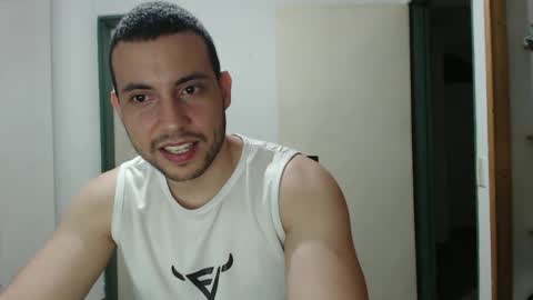 Snapshot of armando_2002 chatting on 06/08/26, 04:02 ARMANDO online show from 06/08/26, 04:02