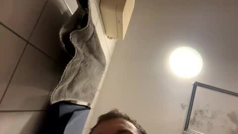 armyskater32 online show from 11/26/25, 09:49